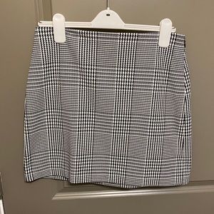 Banana Republic Houndstooth Pencil Skirt